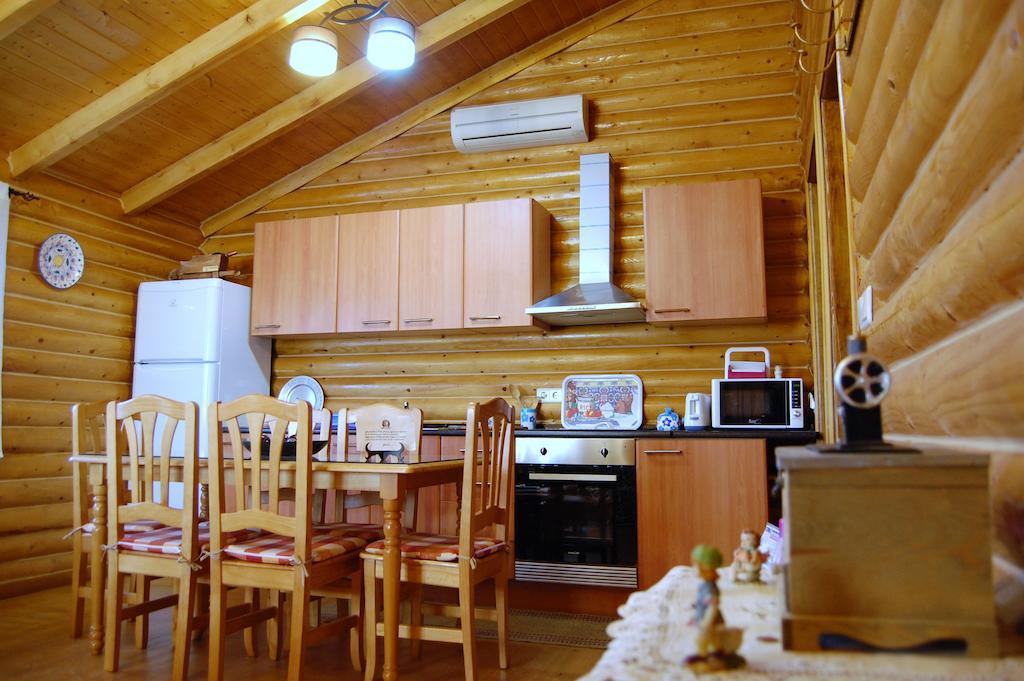 Casas Rurales Villa Pereza Касас-де-лос-Пинос Экстерьер фото